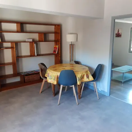 Apartment De 2 Chambres A *